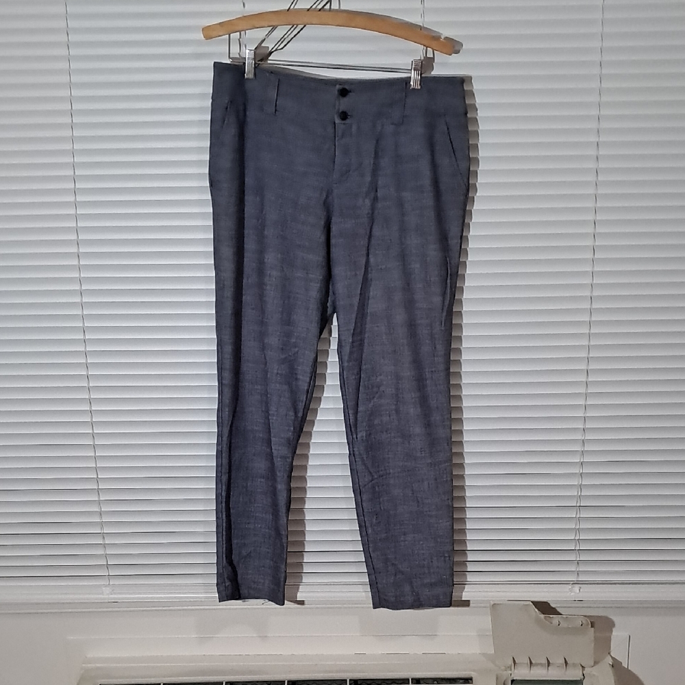 I.N. Studio Women's Elegant Blue Pants